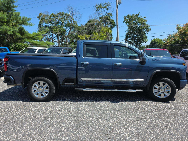 2025 Chevrolet Silverado 2500HD High Country photo 4