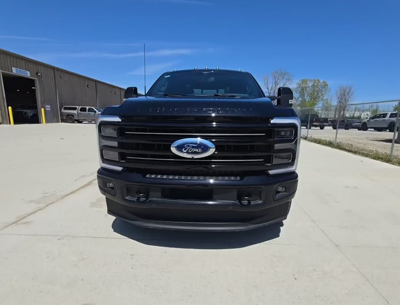 2025 Ford F-250 Super Duty Platinum