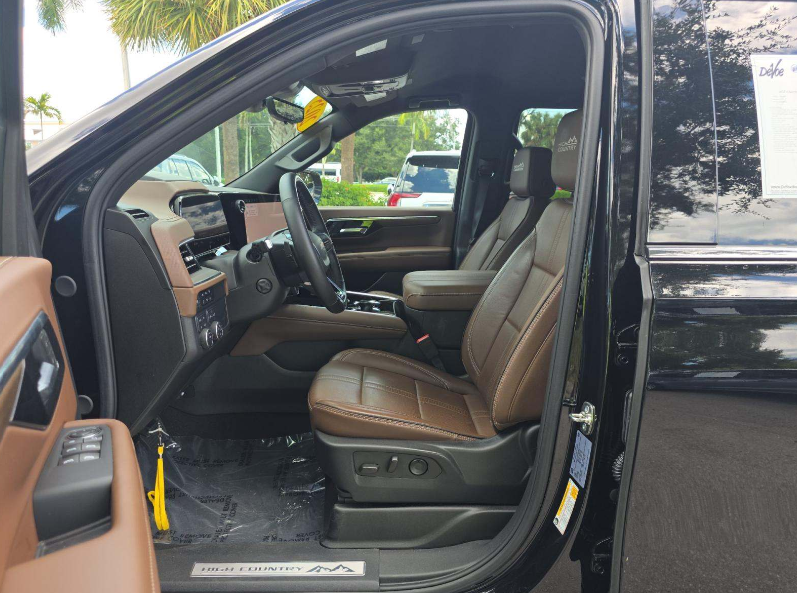 2025 Chevrolet Tahoe High Country photo 4