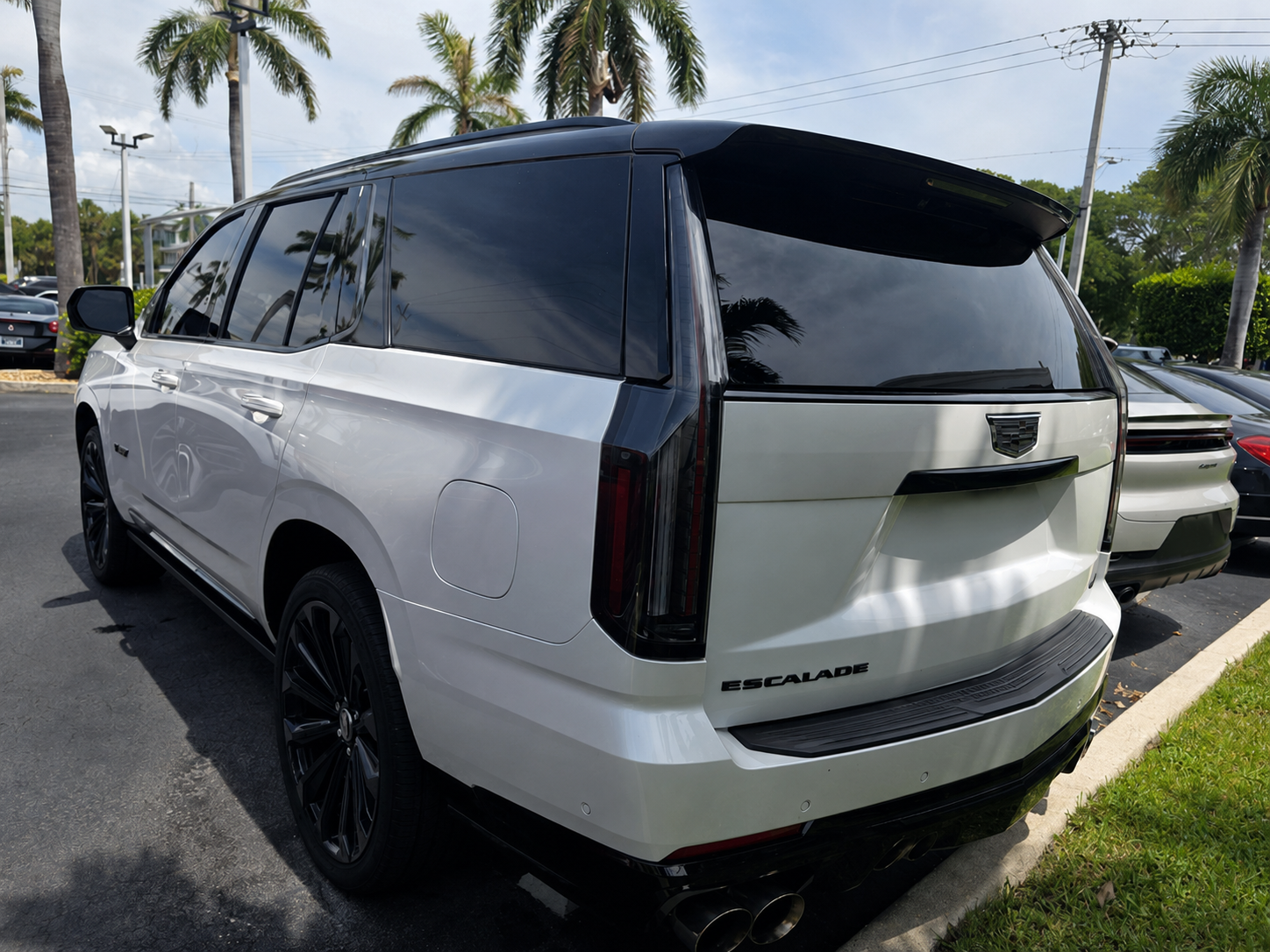 2025 Cadillac Escalade V photo 2