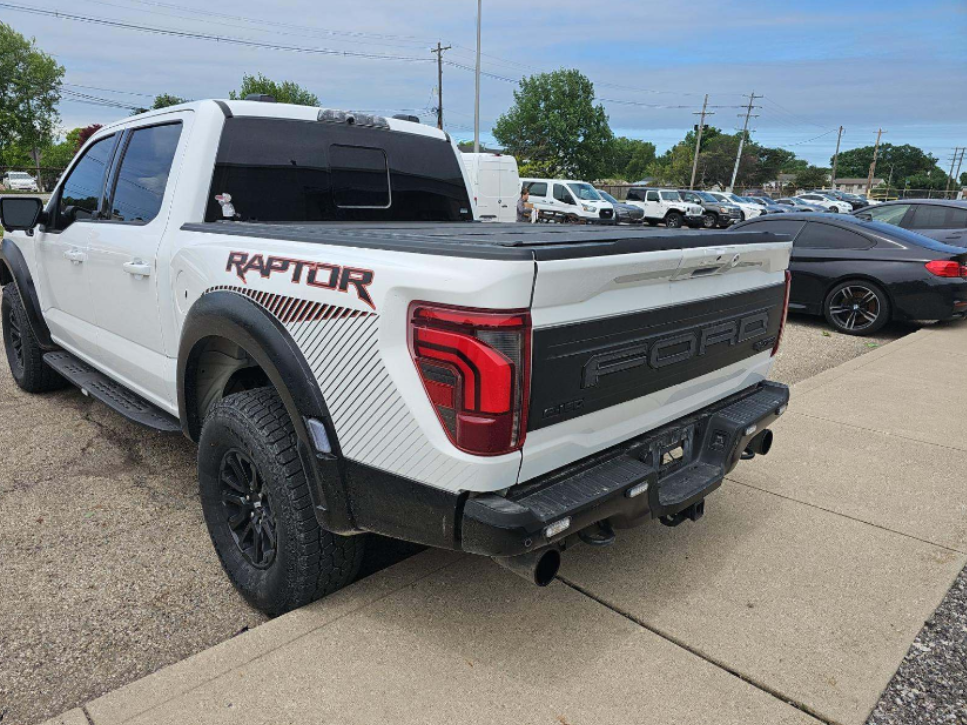 2025 Ford F-150 Raptor photo 2