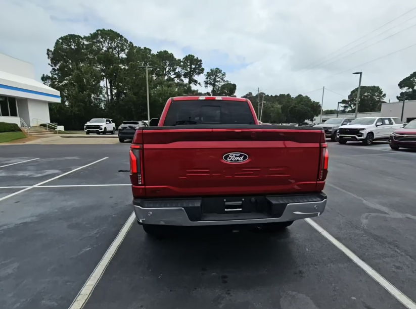 2025 Ford F-150 Lariat photo 3